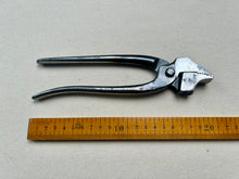 Load image into Gallery viewer, Shoemaker lasting pliers by Dauerschnitt
