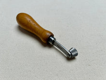 Load image into Gallery viewer, Fudge wheel 13 spi by R.Hess
