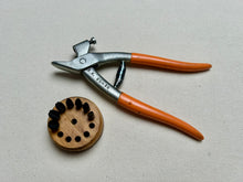 Load image into Gallery viewer, x Fudge pliers by R.Hess
