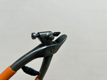 Load image into Gallery viewer, x Fudge pliers by R.Hess
