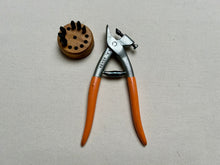 Load image into Gallery viewer, x Fudge pliers by R.Hess

