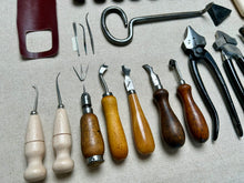 Load image into Gallery viewer, Shoemaker tool set kit for beginners in shoemaking PRO
