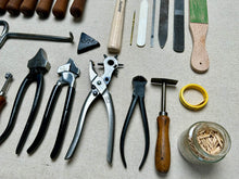 Load image into Gallery viewer, Shoemaker tool set kit for beginners in shoemaking PRO
