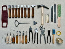 Load image into Gallery viewer, Shoemaker tool set kit for beginners in shoemaking PRO
