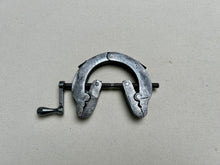 Load image into Gallery viewer, x Waist lasting clamp by Bost Frères

