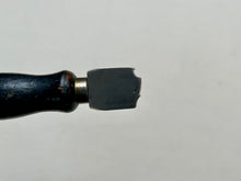 Load image into Gallery viewer, Waist iron in two sizes with vincens
