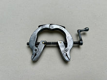 Load image into Gallery viewer, Waist lasting clamp by Heymann PARIS
