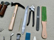 Load image into Gallery viewer, Shoemaker tool set BASIC
