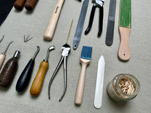 Load image into Gallery viewer, Shoemaker tool set BASIC
