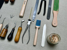 Load image into Gallery viewer, Shoemaker tool set BASIC
