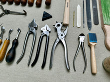 Load image into Gallery viewer, Shoemaker tool set kit for beginners in shoemaking PRO
