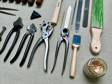 Load image into Gallery viewer, Shoemaker tool set kit for beginners in shoemaking PRO
