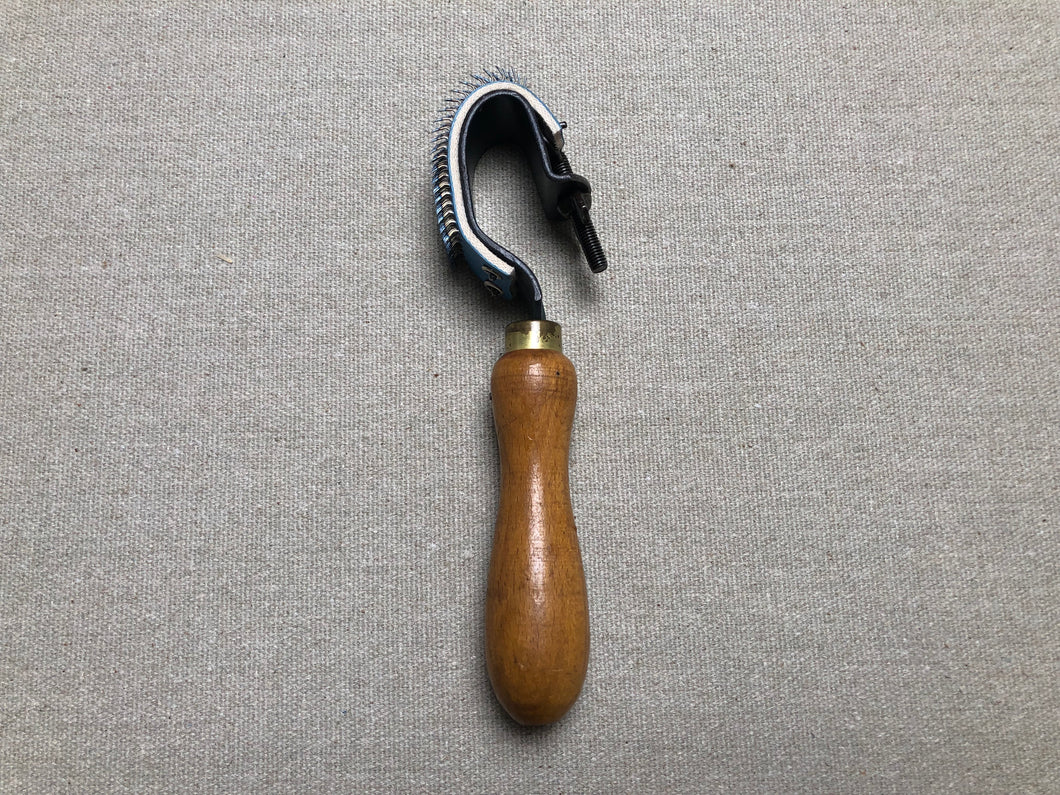 Leather roughing tool, used by Dauerschnitt