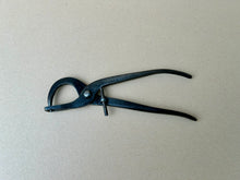 Load image into Gallery viewer, Eyelet extractor pliers No.1
