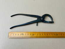 Load image into Gallery viewer, Eyelet extractor pliers No.1
