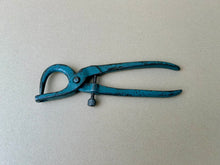 Load image into Gallery viewer, Eyelet extractor pliers No.2
