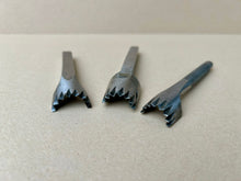 Load image into Gallery viewer, Round zig zag iron set
