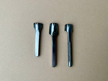 Load image into Gallery viewer, Round zig zag iron set
