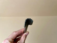 Load image into Gallery viewer, Round zig zag iron set
