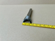 Load image into Gallery viewer, Round zig zag iron set
