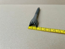 Load image into Gallery viewer, Round zig zag iron set
