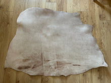 Load image into Gallery viewer, Leather by tannery Martin
