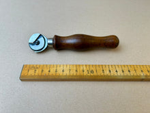 Load image into Gallery viewer, Shoemaker welt knife
