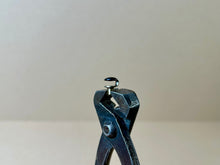 Load image into Gallery viewer, Boot lace speed hooks, vintage
