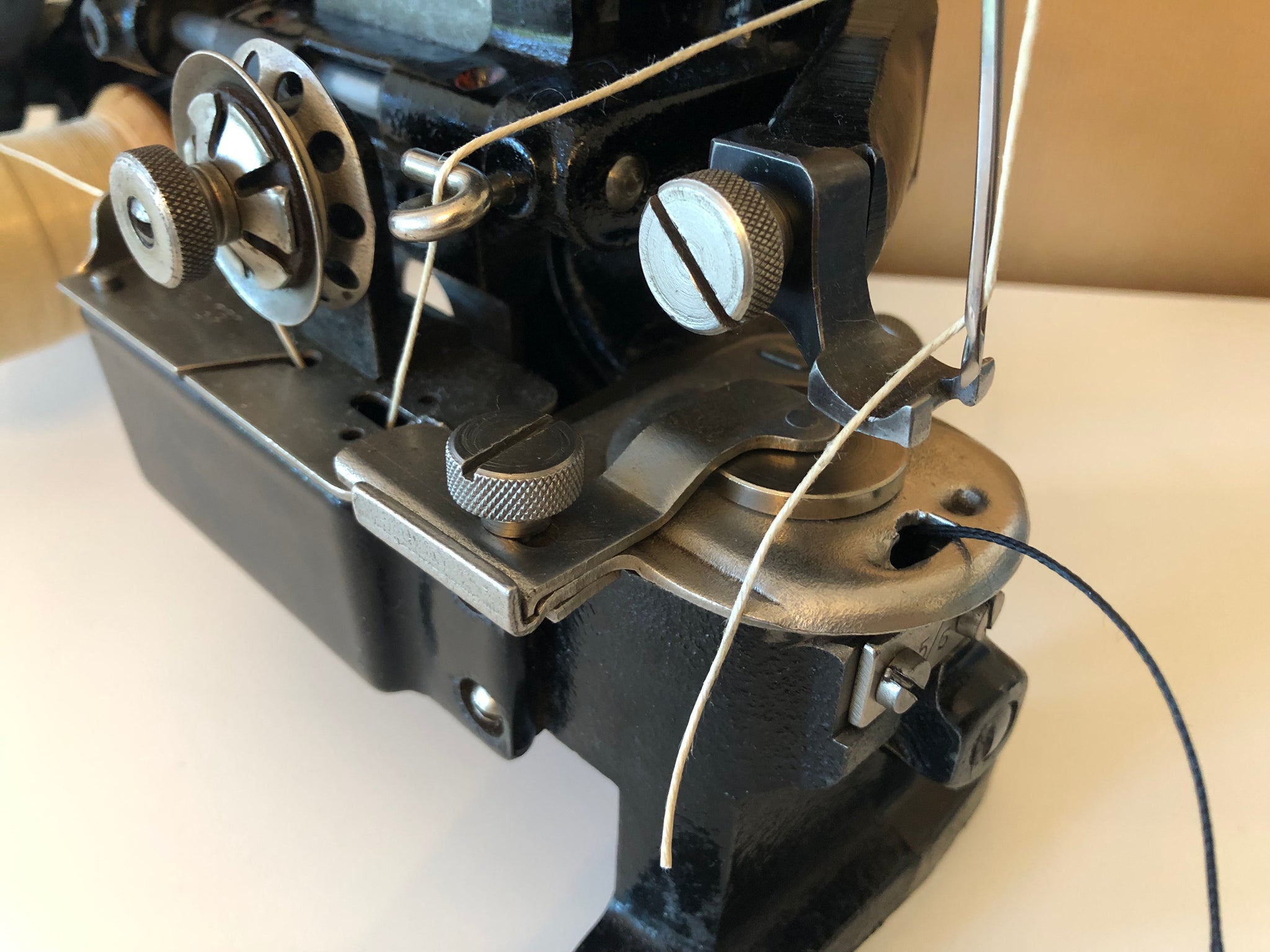 z Junker & Ruh SD 28 leather stitching machine – Shoemakercraft