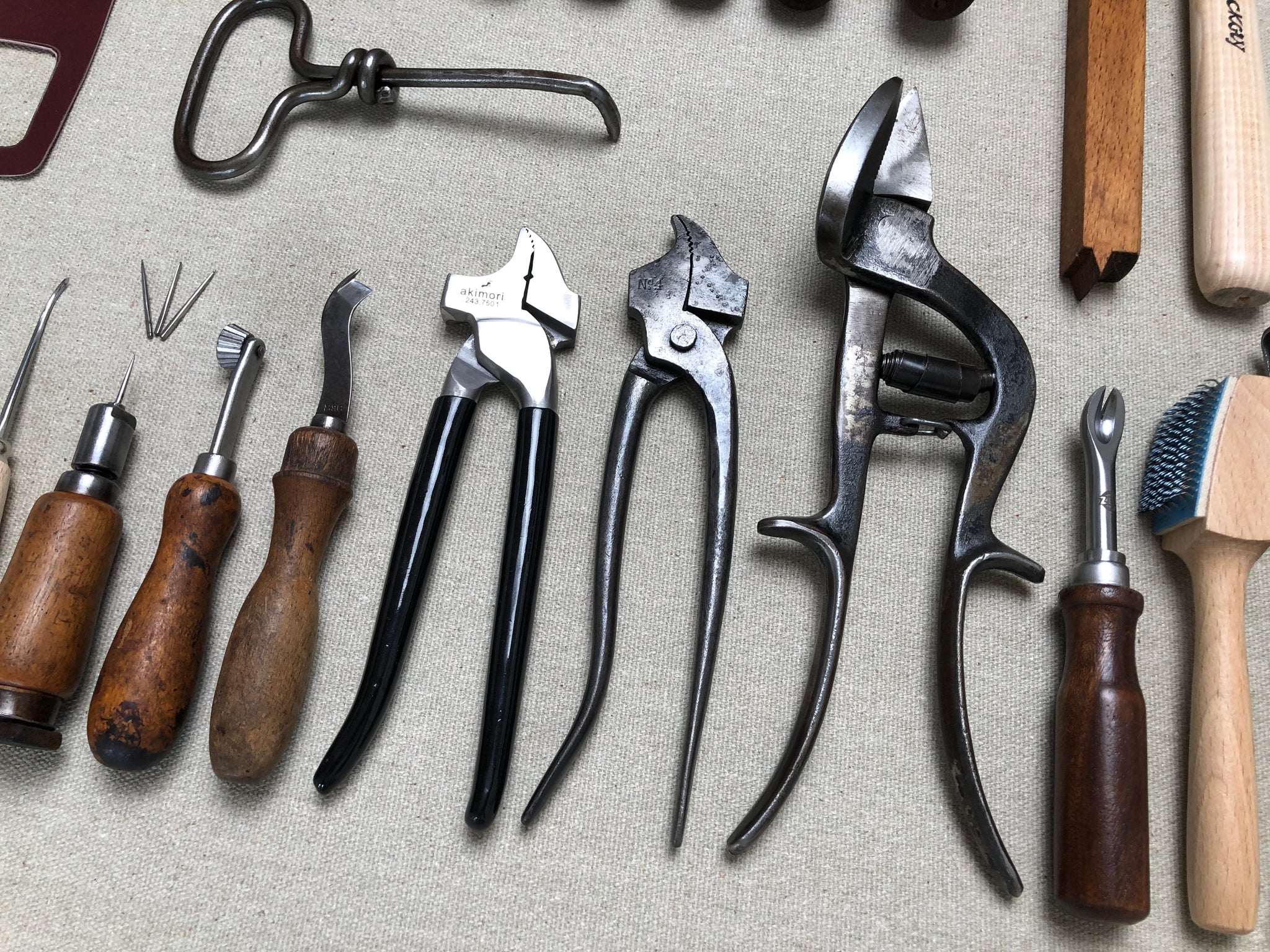 Shoemaker tool set kit for beginners in shoemaking PRO – Shoemakercraft