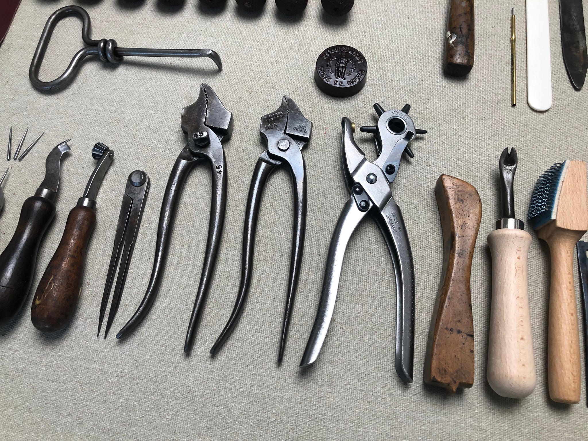 Shoemaker tool set kit for beginners in shoemaking PRO – Shoemakercraft