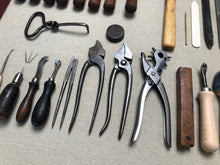 Load image into Gallery viewer, Shoemaker tool set kit for beginners in shoemaking PRO
