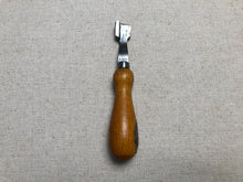 Load image into Gallery viewer, Feathering knife by R.Hess Magstadt No.2
