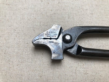 Load image into Gallery viewer, x E.A.Berg lasting pliers 502
