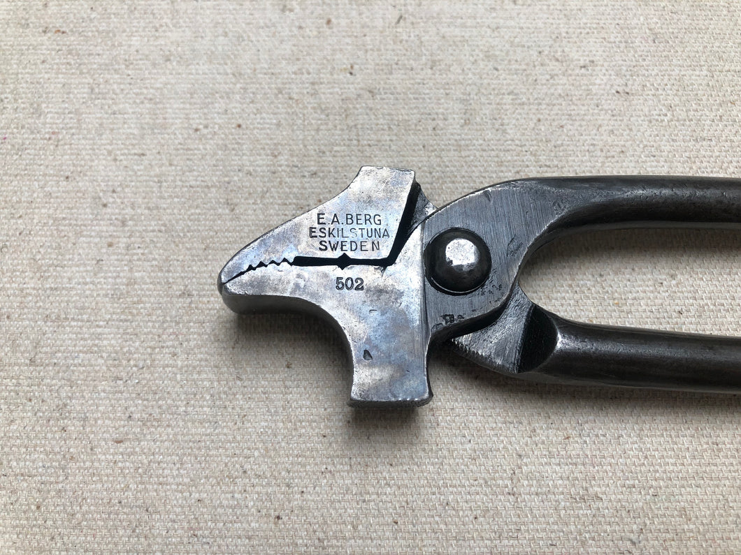 x E.A.Berg lasting pliers 502