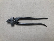 Load image into Gallery viewer, x E.A.Berg lasting pliers 502
