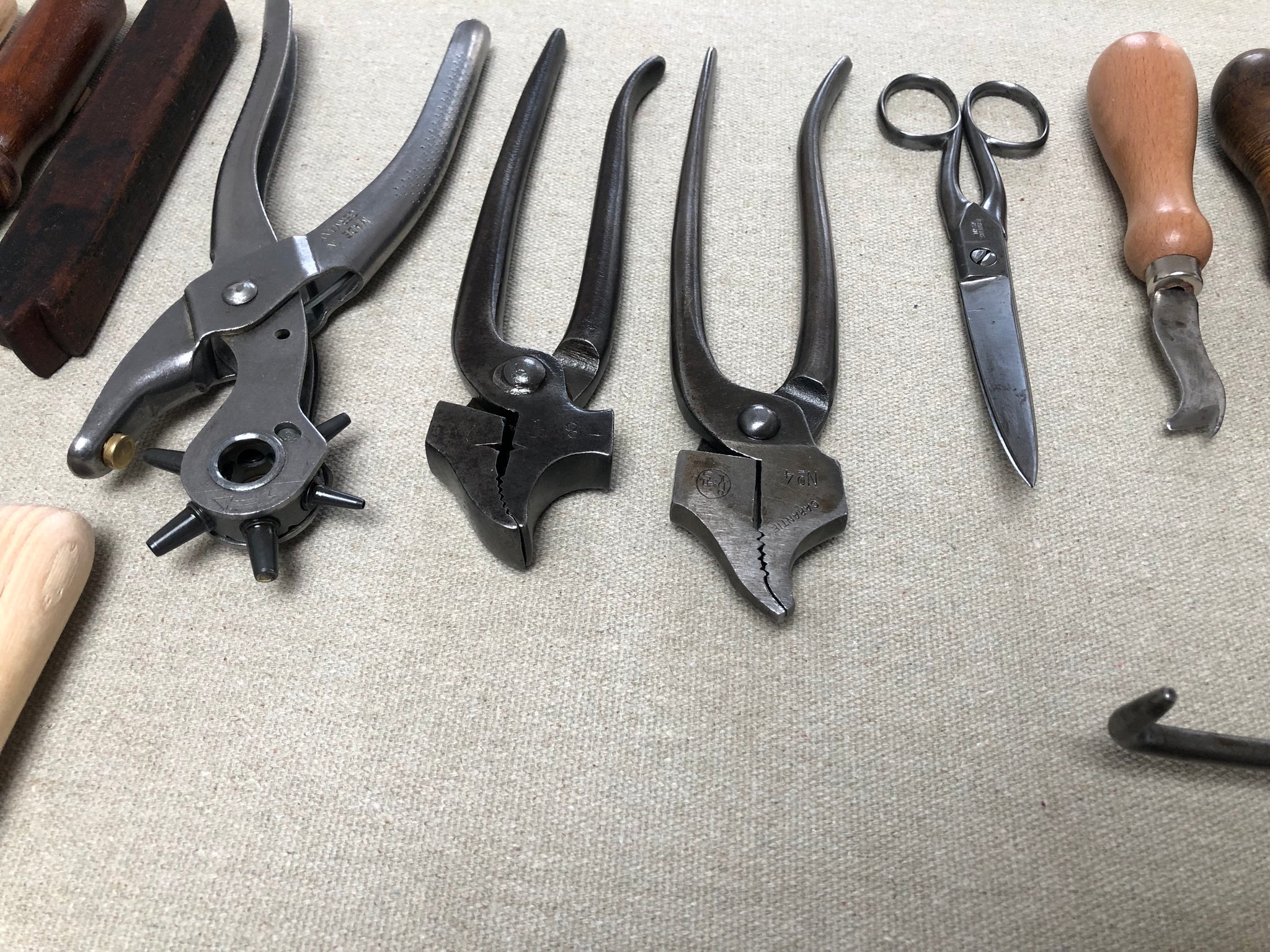 Shoemaker tool set kit for beginners in shoemaking PRO – Shoemakercraft