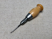 Load image into Gallery viewer, Hook needle, jerk needle 2,2 mm or 2,7 mm in handle
