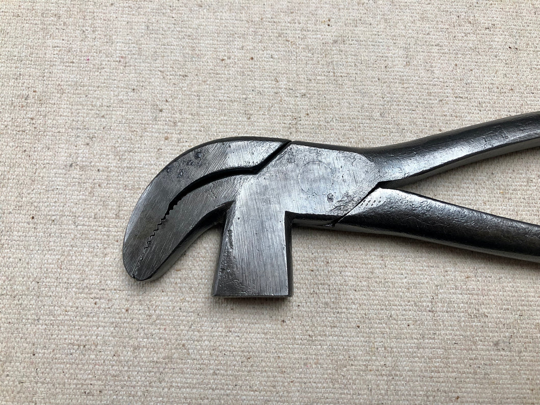 Shoemaker lasting pliers