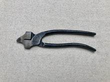 Load image into Gallery viewer, Shoemaker lasting pliers, narrow shape
