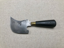 Load image into Gallery viewer, Quarter moon knife - Pajarito Germany
