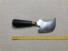 Load image into Gallery viewer, Quarter moon knife - Pajarito Germany
