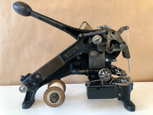 Load image into Gallery viewer, Junker &amp; Ruh SD 28 leather stitching machine
