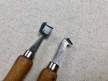 Load image into Gallery viewer, Feathering and welt knife by Don Carlos No.2
