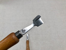 Load image into Gallery viewer, Feathering and welt knife by Don Carlos No.2
