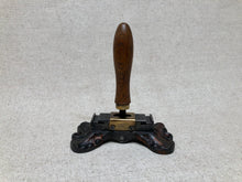 Load image into Gallery viewer, Aglet crimping machine by DAUDE
