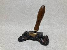 Load image into Gallery viewer, Aglet crimping machine by DAUDE
