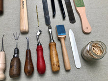 Load image into Gallery viewer, Shoemaker tool set BASIC

