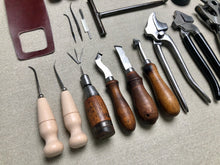Load image into Gallery viewer, Shoemaker tool set kit for beginners in shoemaking PRO
