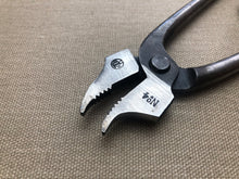 Load image into Gallery viewer, z Narrow shoemaker lasting pliers by manufacturer H.Dürr
